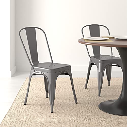 Amazon Basics Esszimmerstühle aus Metall, Schwarz, mit Rückenlehne, stapelbar, Bistro, Küche, Innen- & Außenbereich, 4er-Set, Dunkelgrau, 51 x 43 x 85 cm